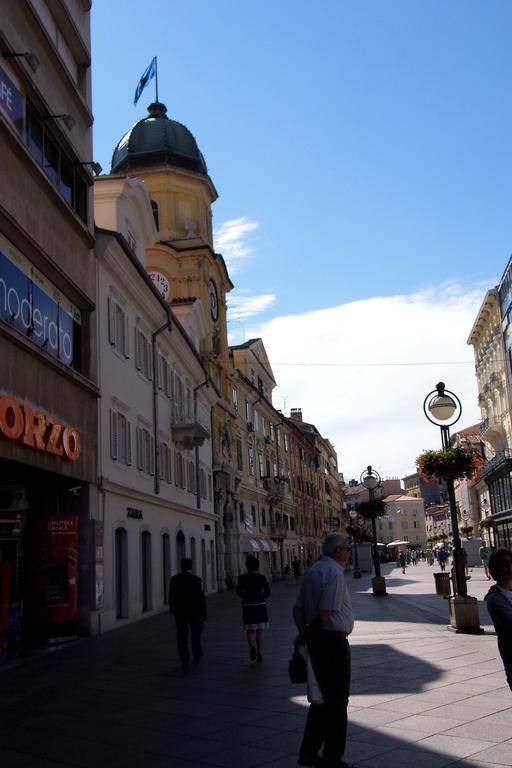 Studio And Rooms Korzo Rijeka Exterior photo